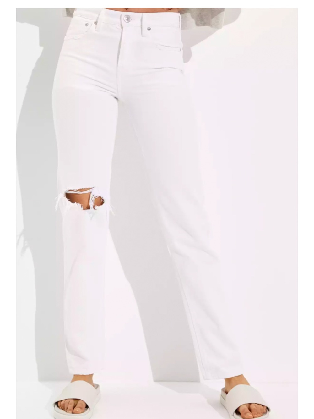 American Eagle White  90s High-Rise Distressed Straight Leg Jeans